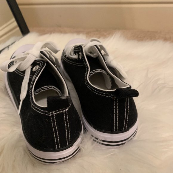 converse - Picture 4 of 4